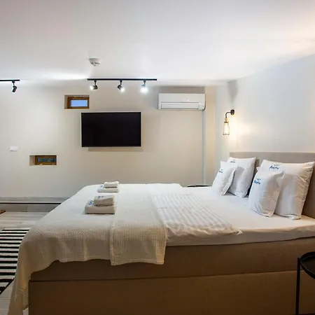 Apartment Zakatna 3*